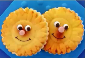 S1218小班美术《笑脸饼干》视频课件教案-幼师资源库