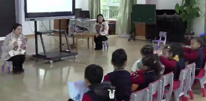 S0060小班健康《好玩的垫子》视频+教案-幼师资源库